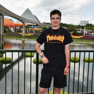 Meet your Posher, Alex